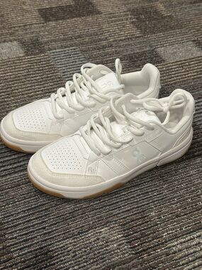 On Cloud The Roger Clubhouse Women’s White Tennis Shoes Sneakers Size 7